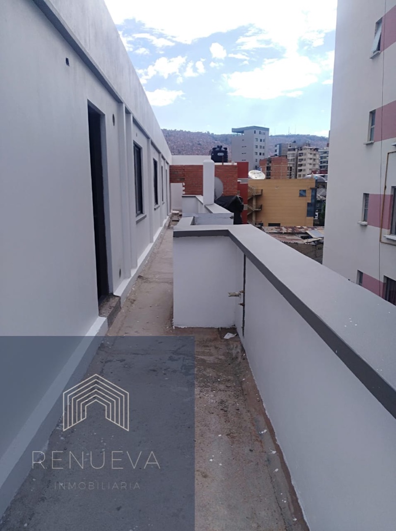 Departamento en VentaDepartamento en venta con terraza  Miraflores  Foto 1
