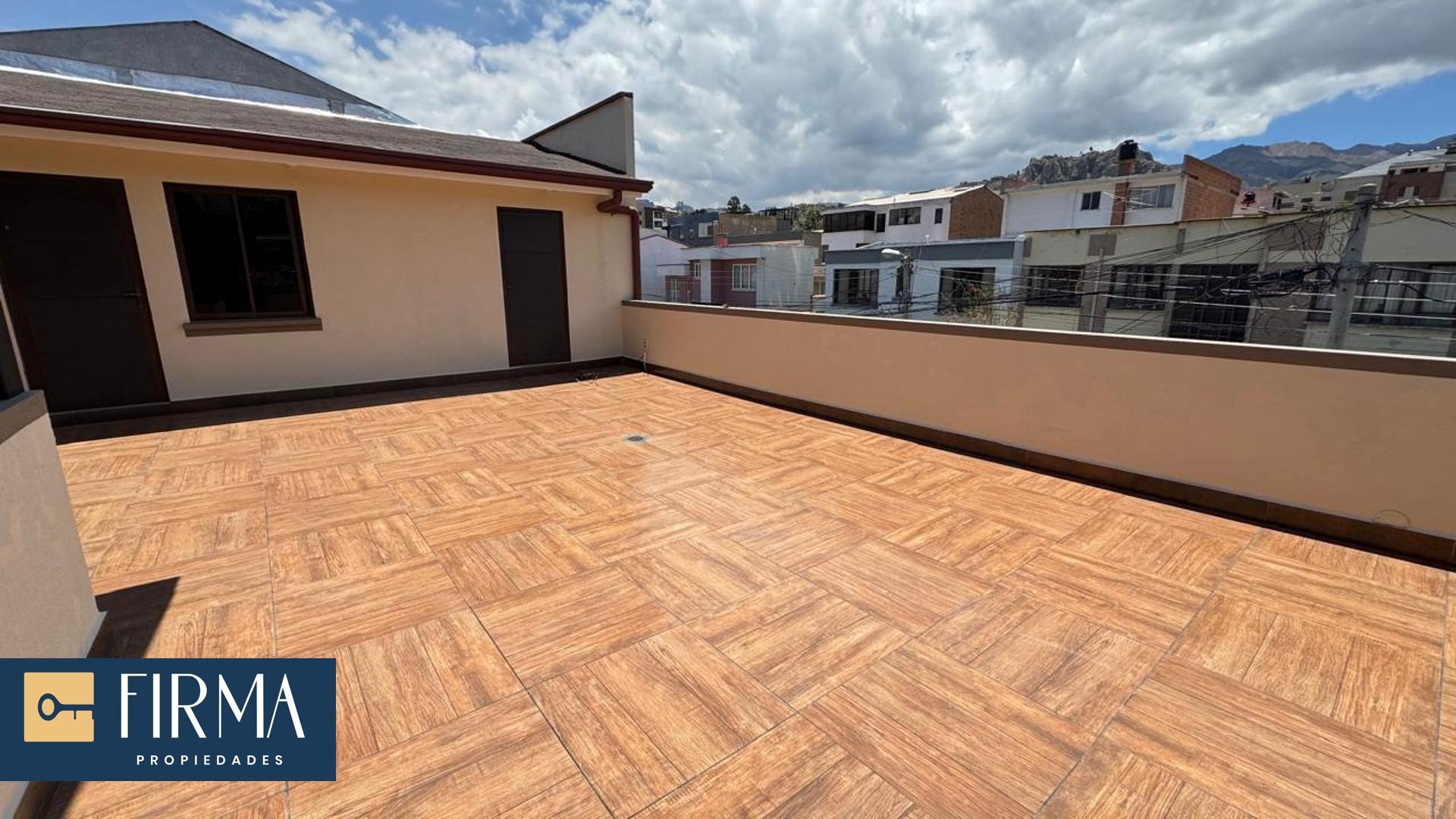 Casa en AlquilerCASA EN ALQUIER, ACHUMANI 4 dormitorios 6 baños 3 parqueos Foto 10