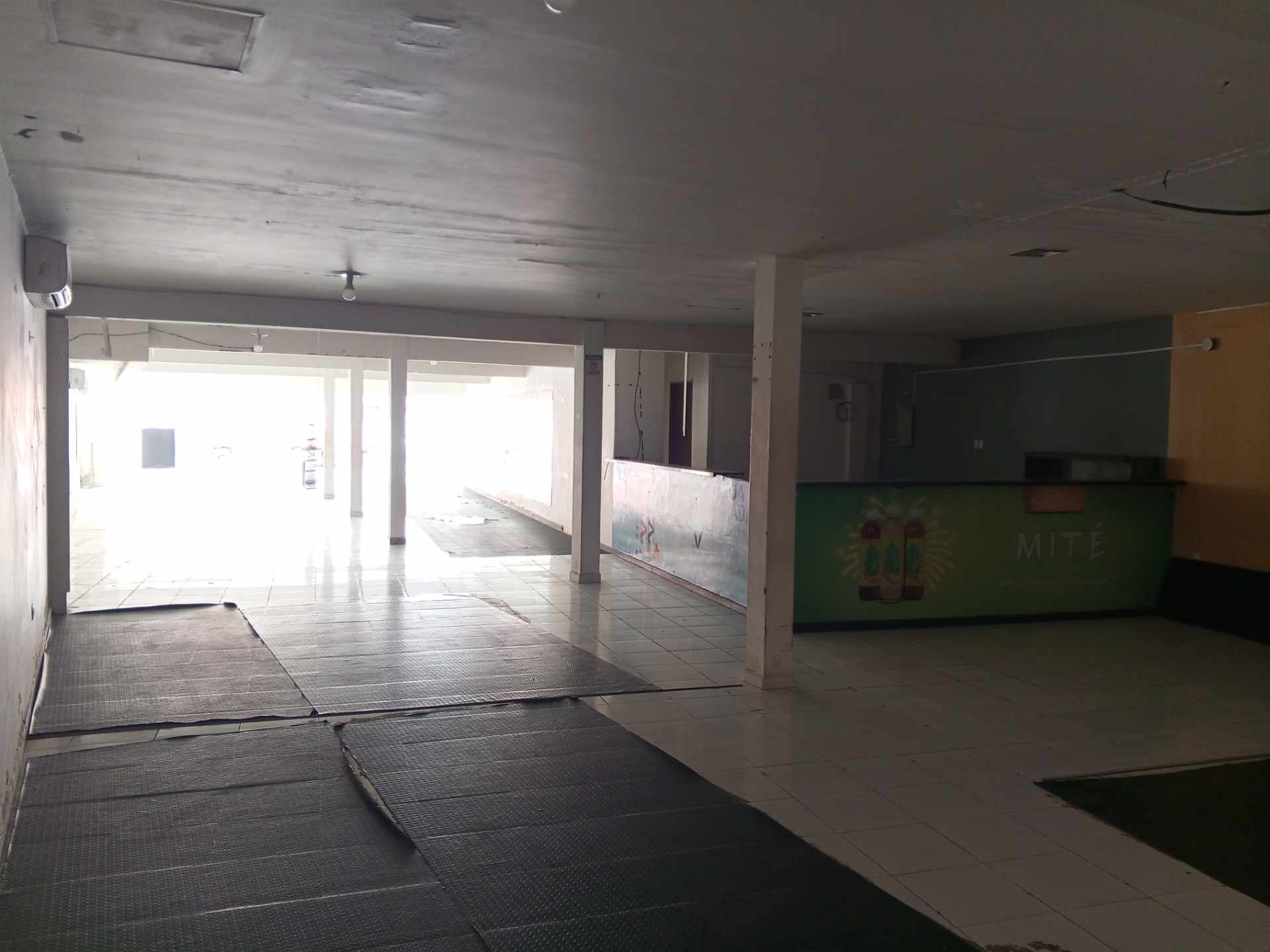 Local comercial en Entre 1er y 2do anillo Norte en Santa Cruz de la Sierra  2 baños  Foto 6