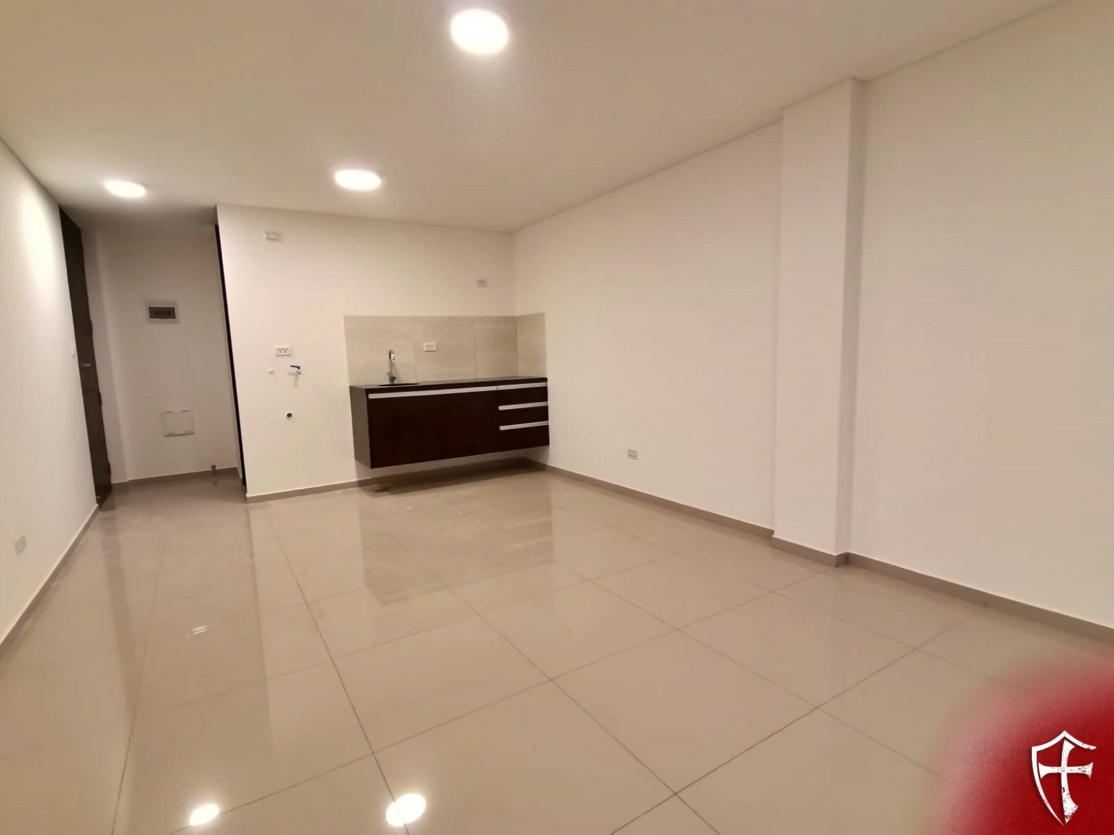 Departamento en AlquilerAvenida Beni 4° anillo Foto 9