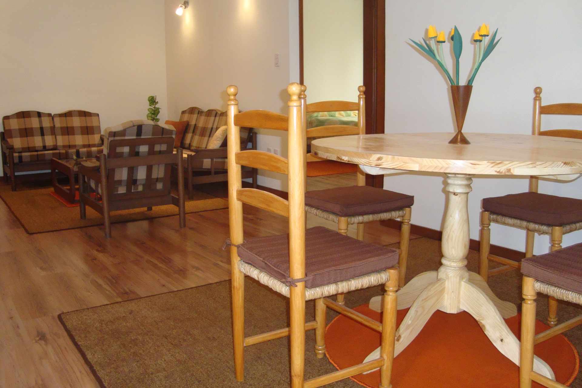 En Alquiler a $us 650 Foto 2