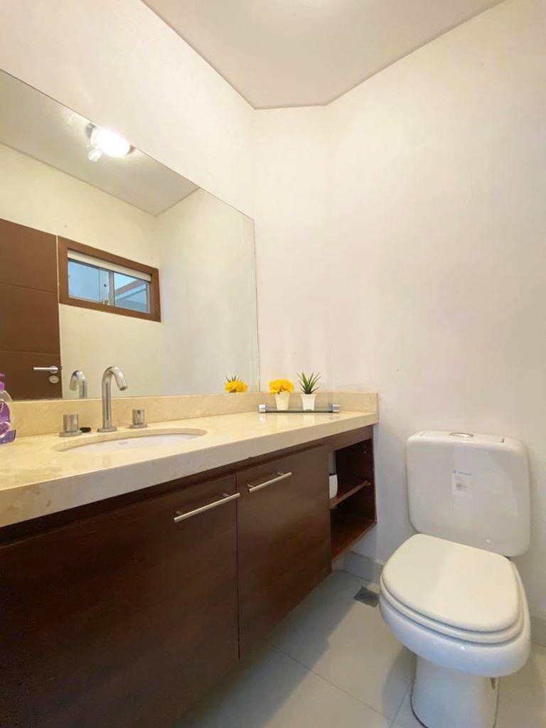 Casa en AnticréticoANTICRETICO
Zona Norte
Av. Alemana 2do y 3er anillo 4 dormitorios 4 baños 4 parqueos Foto 12