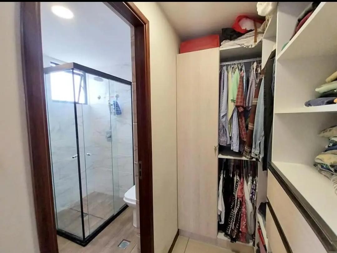 Departamento en Entre 2do y 3er anillo Norte en Santa Cruz de la Sierra 4 dormitorios 3 baños 1 parqueos Foto 15