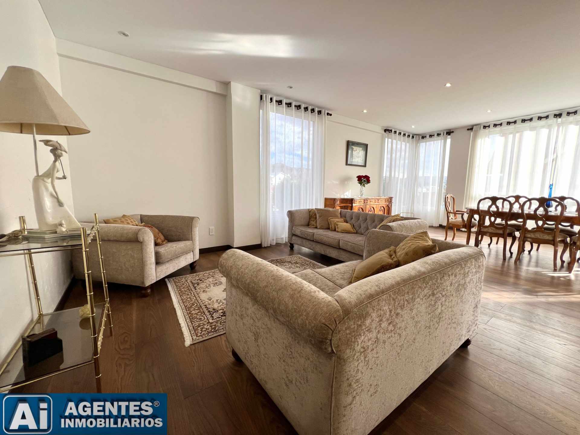 Departamento en AlquilerACHUMANI CALLE 23 HERMOSO DEPARTAMENTO EN ALQUILER 3 dormitorios 3 baños 1 parqueos Foto 3