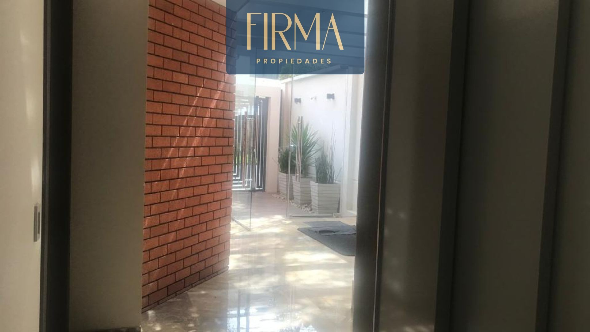 Departamento en Alquiler✨ALQUILA TU DEPARTAMENTO CON JARDÍN EN ACHUMANI✨ 2 dormitorios 2 baños 1 parqueos Foto 2