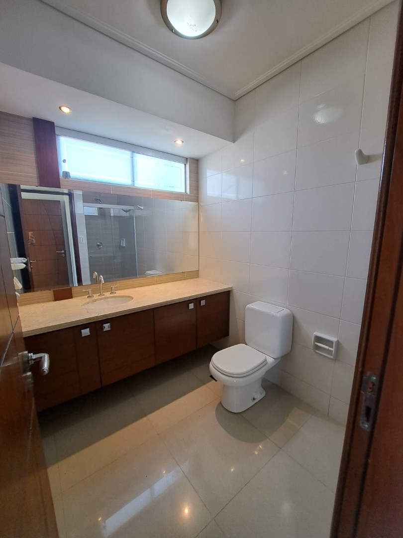 Casa en Urubó en Santa Cruz de la Sierra 4 dormitorios 4 baños 2 parqueos Foto 6