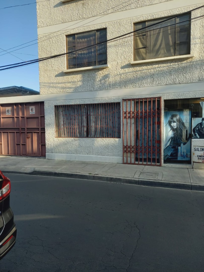 Local comercial en Alto Obrajes en La Paz  1 baños  Foto 6