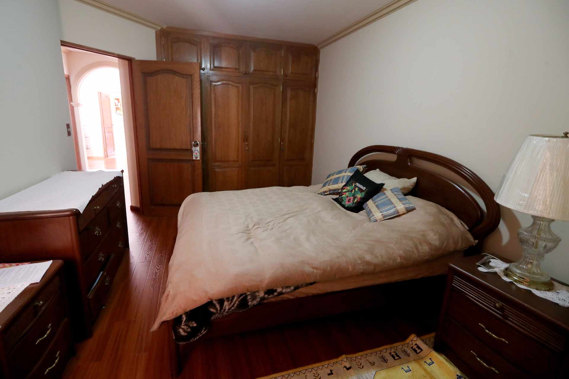 Departamento en VentaEdificio Torres del Sol, Av. Ballivian 838 entre Oruro y Ramón Rivero 2 dormitorios 3 baños 1 parqueos Foto 3