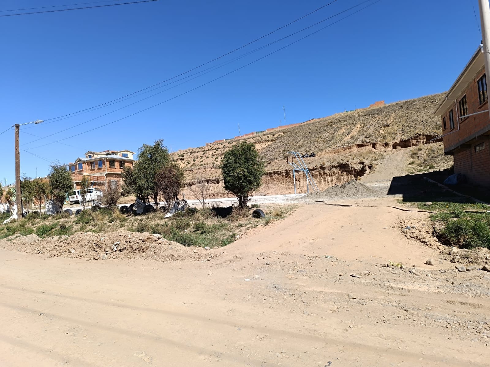 Departamento Zona: Viacha
Sobre la Doble Vía de la Carretera a Viacha.
 Foto 3