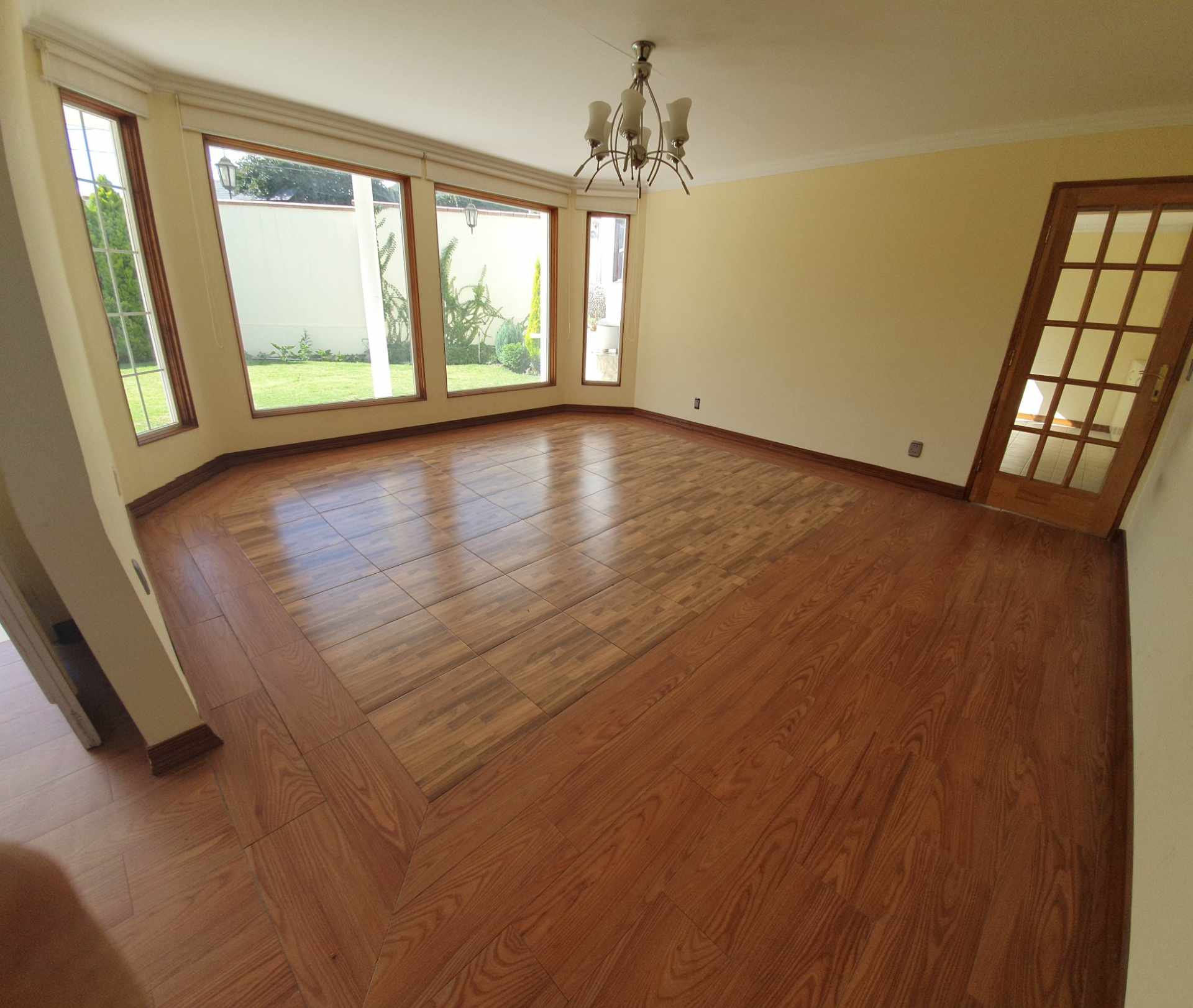 Casa en VentaZona Sur, Huajchilla. Urbanizacion Bartos. 4 dormitorios 4 baños 6 parqueos Foto 1