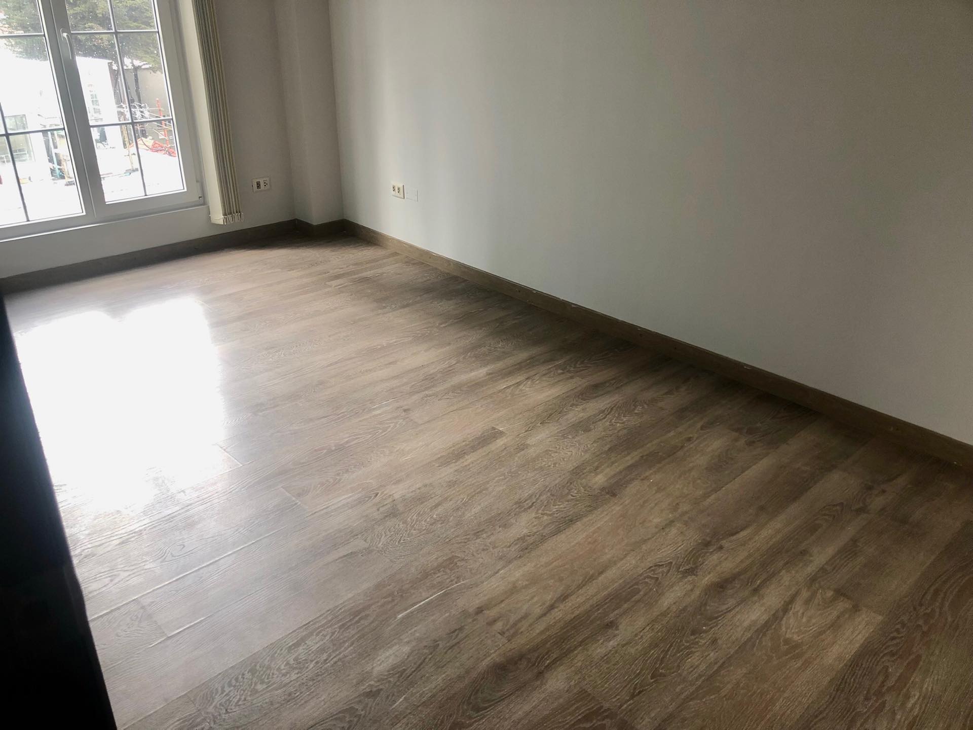 Oficina en AlquilerEXCELENTE UBICACION
ALQUILA ESTA OFICINA 3 dormitorios 1 baños 1 parqueos Foto 4