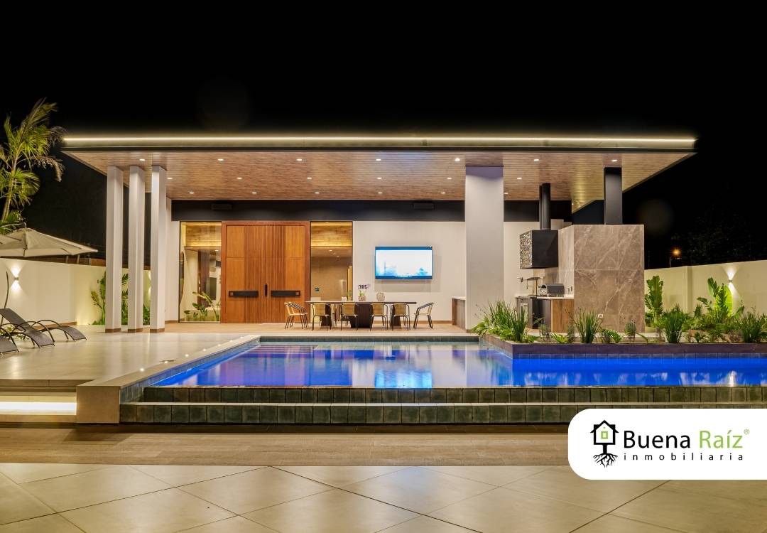 Casa Urubó zona Los Batos (Frente a Salón Emperador) Foto 1