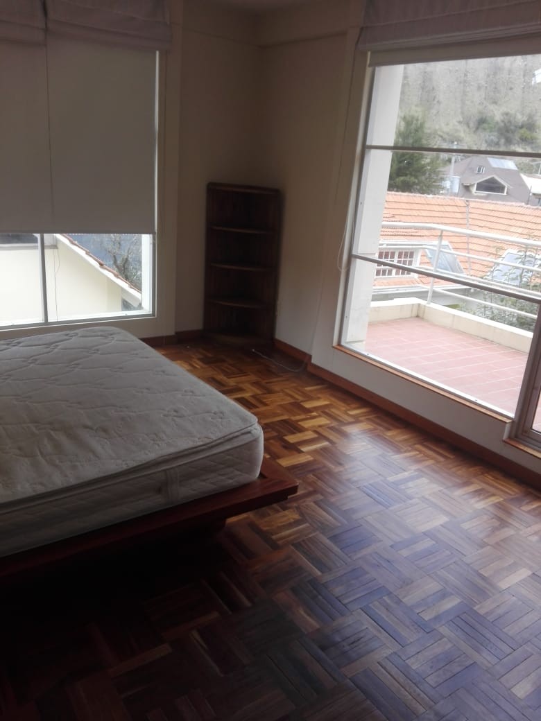 Casa en Koani en La Paz 4 dormitorios 4 baños 2 parqueos Foto 4