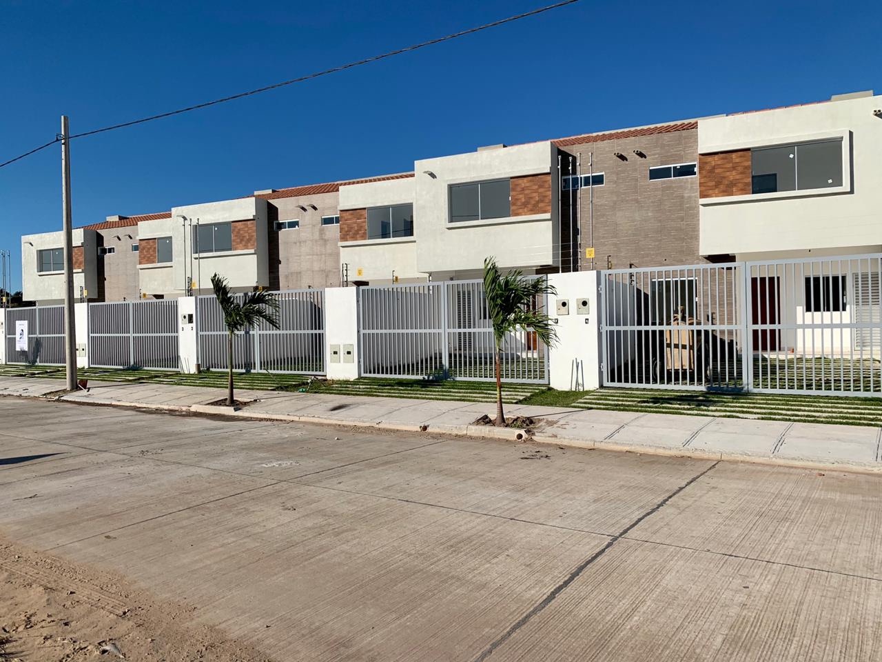 Casa en VentaAv. Banzer KM 8 1/2 - Urb. Kaoba 3 dormitorios 3 baños 2 parqueos Foto 12