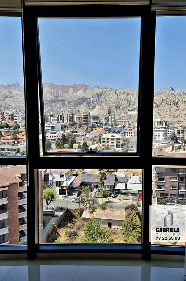 Departamento en Calacoto en La Paz 3 dormitorios 4 baños 2 parqueos Foto 10