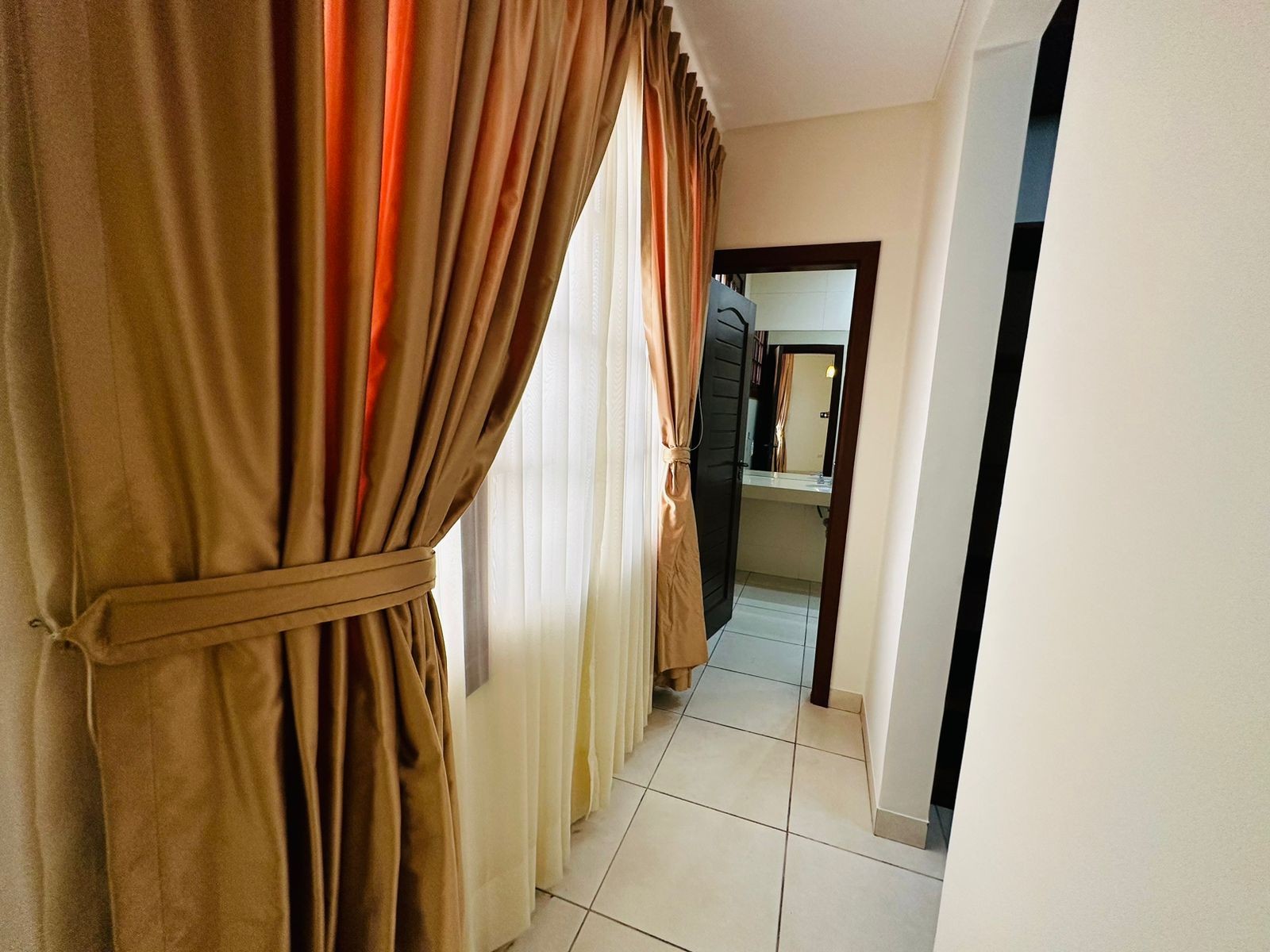 En Alquiler a $us 2,700 Foto 9