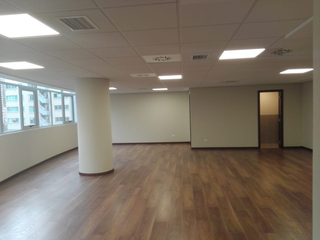 Oficina en San Jorge en La Paz 1 dormitorios 2 baños 1 parqueos Foto 2