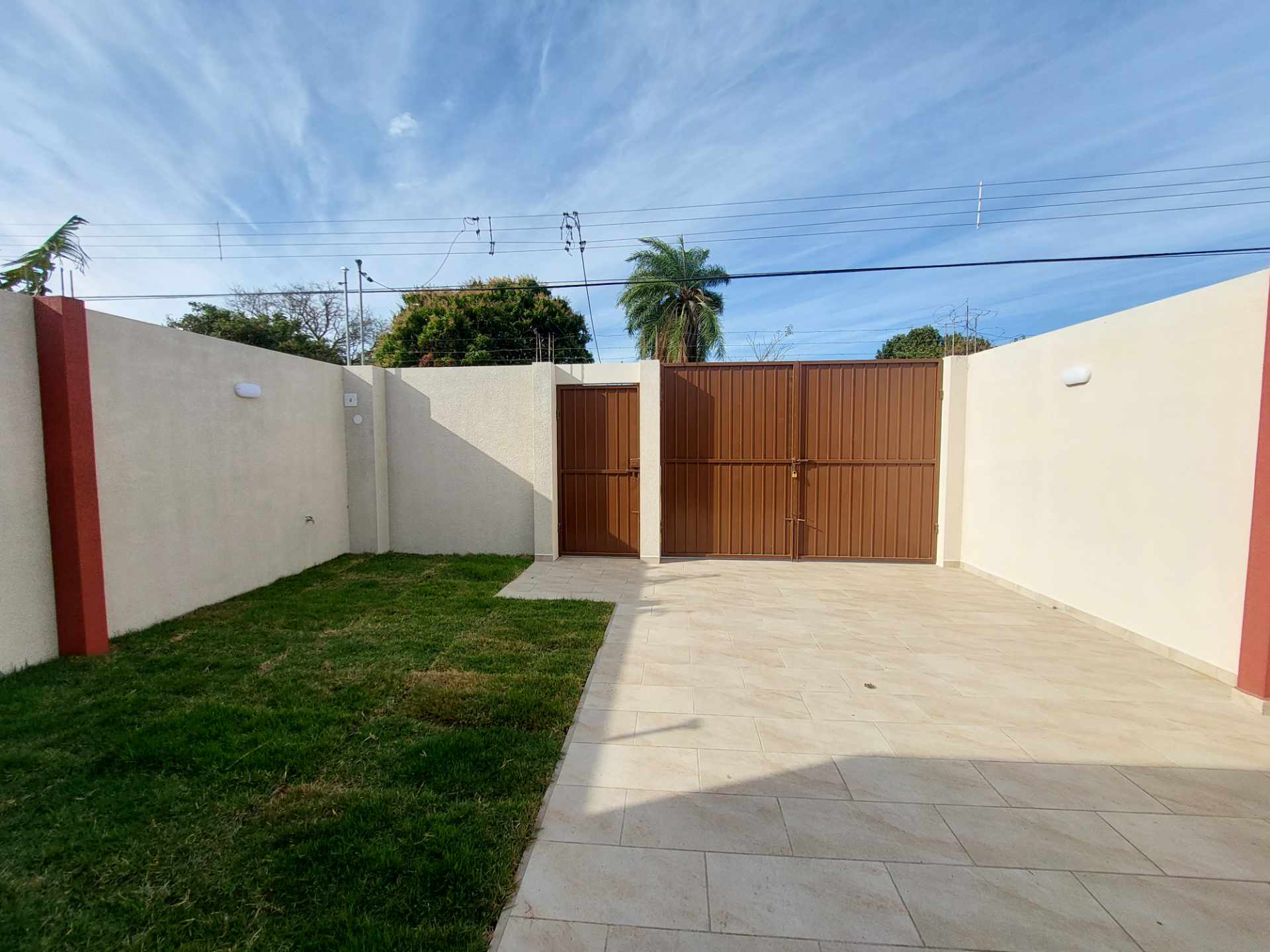 Casa en VentaCASA A ESTRENAR DE 3 DORMITORIOS – ZONA SUR, BARRIO 4 DE OCTUBRE Foto 2