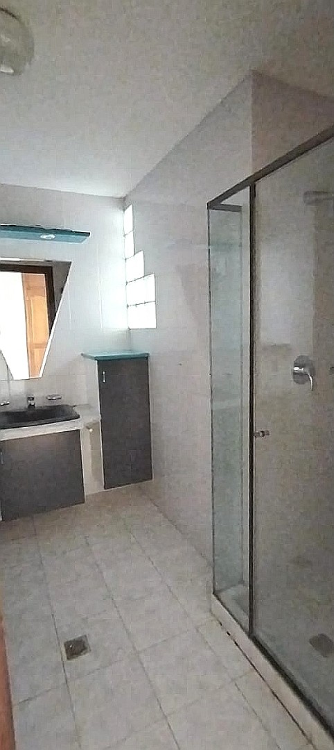 Departamento en AlquilerCALACOTO  3 dormitorios 4 baños 2 parqueos Foto 3