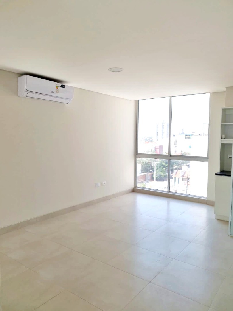 Local comercial Equipetrol  Sirari
Condominio Almoora
Av. Los Claveles Foto 13