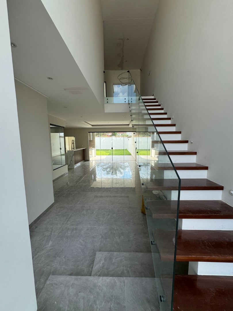 Casa en Urubó en Santa Cruz de la Sierra 4 dormitorios 3 baños 2 parqueos Foto 4
