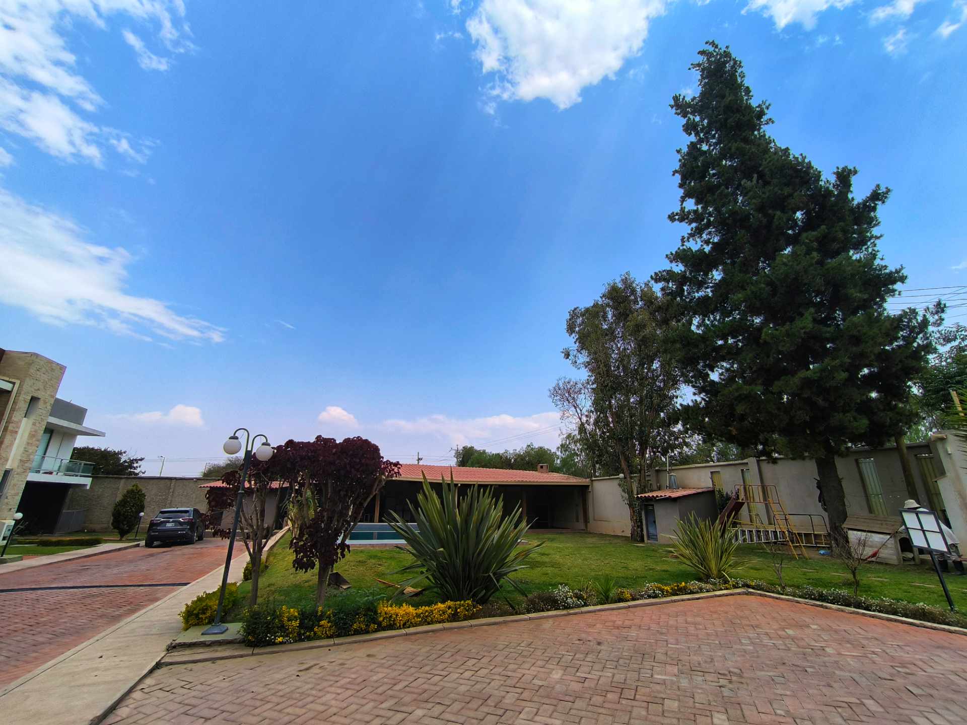 Casa en VentaAv. Ecológica a pasos del Colegio Tiquipaya 3 dormitorios 4 baños 3 parqueos Foto 17