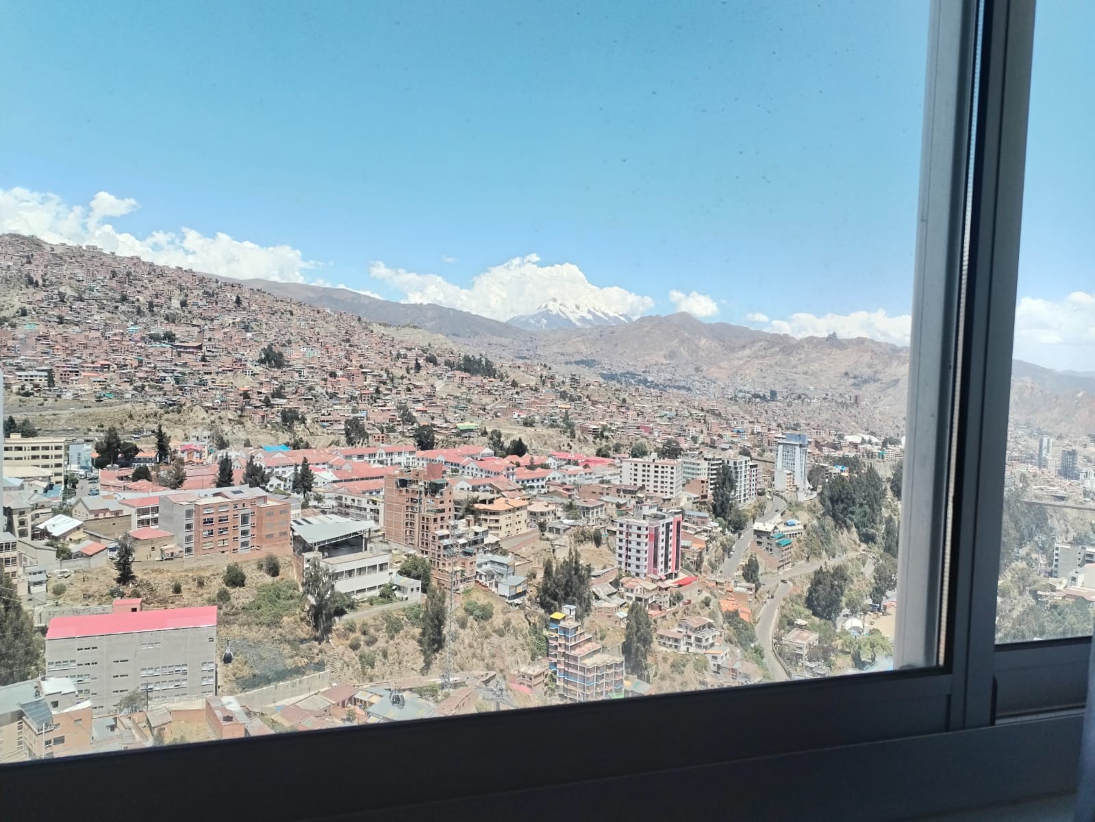 Departamento en San Jorge en La Paz 3 dormitorios 3 baños  Foto 10