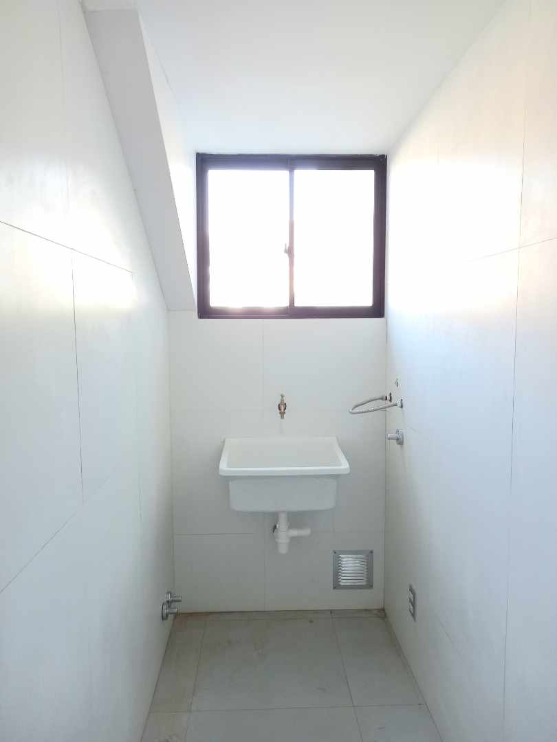 Departamento en Calacoto en La Paz 3 dormitorios 3 baños 1 parqueos Foto 10