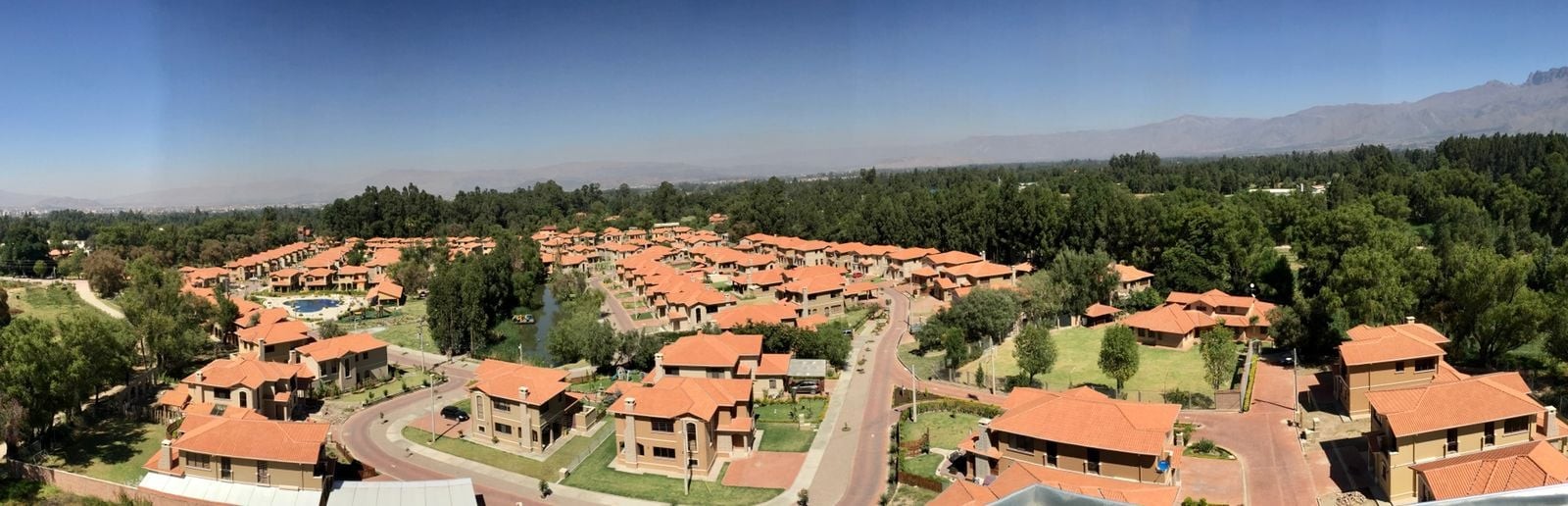 Casa en Tiquipaya en Cochabamba 4 dormitorios 3 baños 4 parqueos Foto 12