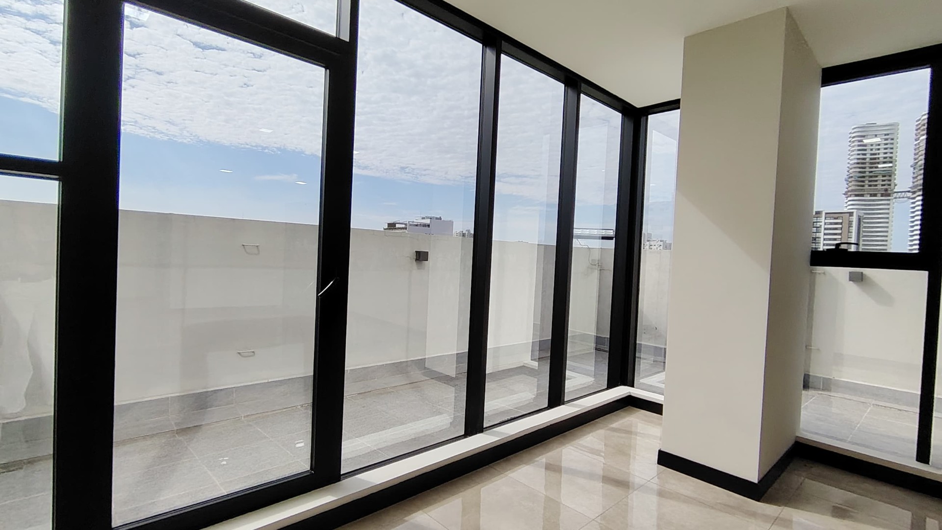 Oficina Av beni entre 2do y 3er anillo  Foto 8