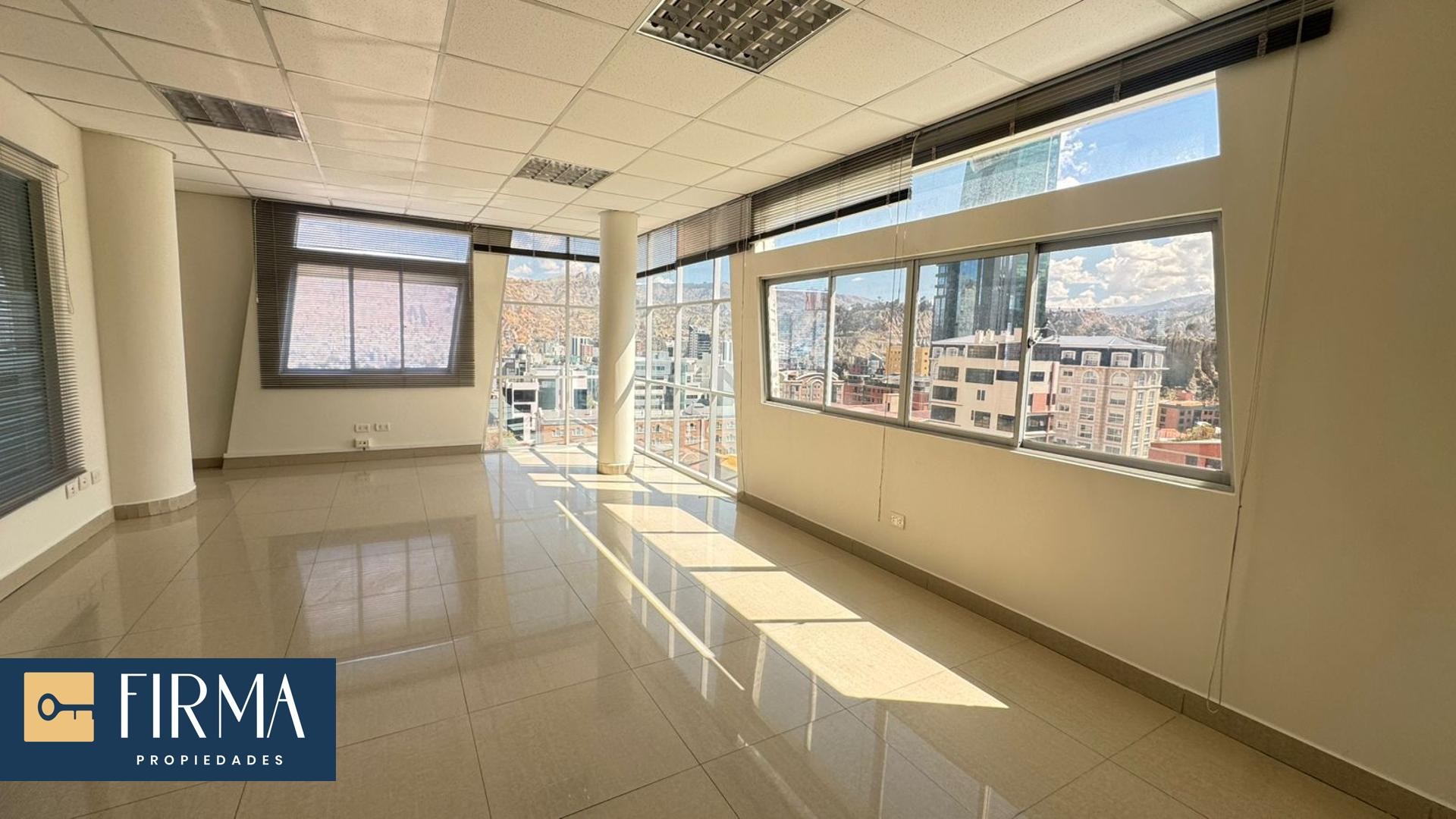 Oficina en AlquilerOFICINA EN ALQUILER, CALACOTO 3 dormitorios 5 baños 1 parqueos Foto 9