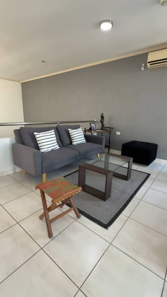 Casa en Entre 4to y 5to anillo Oeste en Santa Cruz de la Sierra 4 dormitorios 6 baños 2 parqueos Foto 10