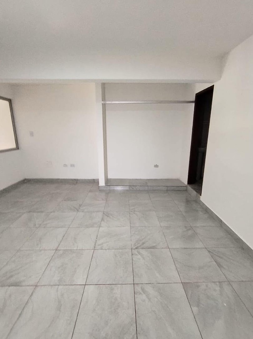 Edificio en AlquilerMercado de la villa 1ero de mayo 4 dormitorios 5 baños  Foto 1