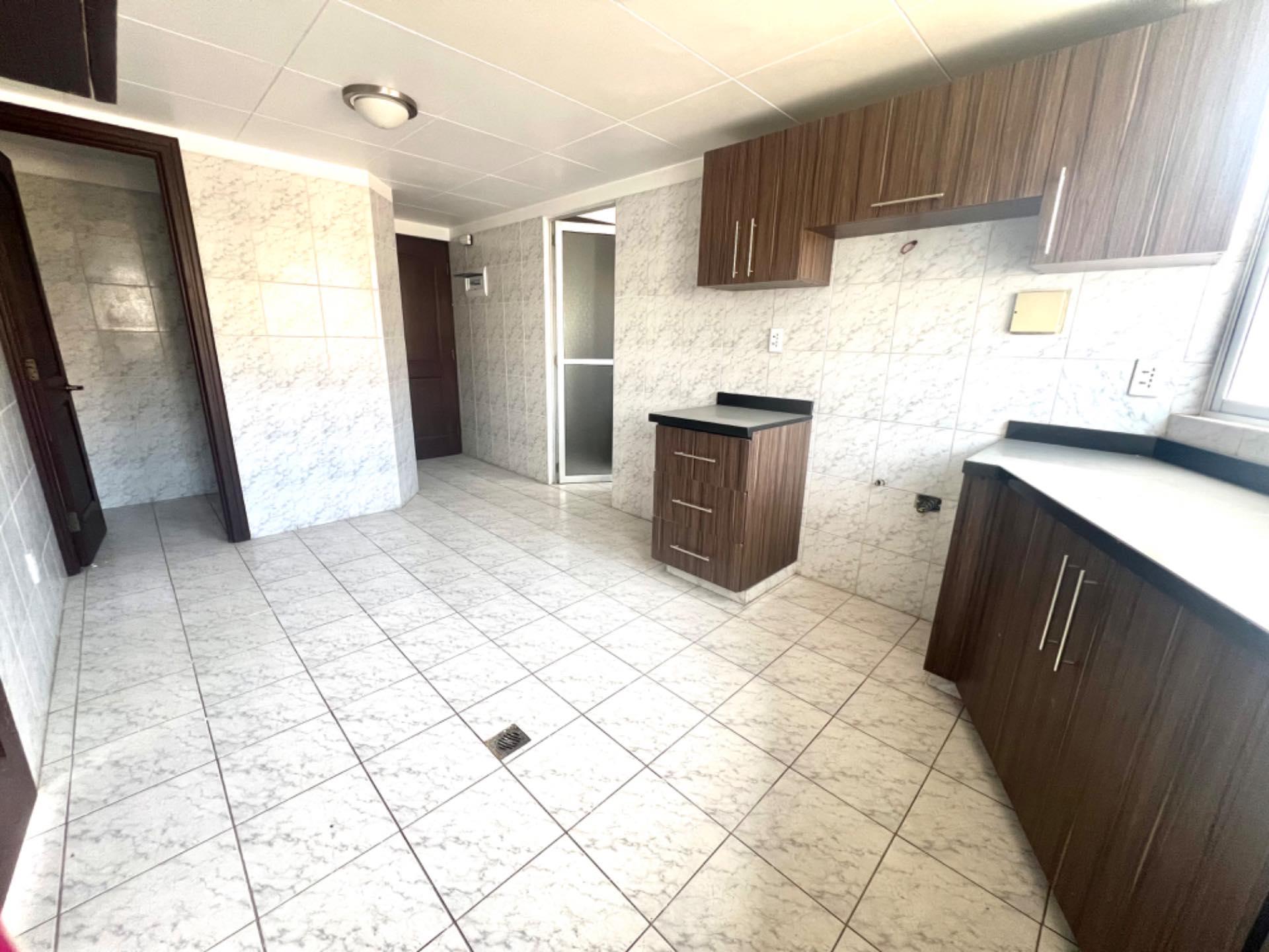 Departamento en AlquilerAchumani  3 dormitorios 5 baños 1 parqueos Foto 2