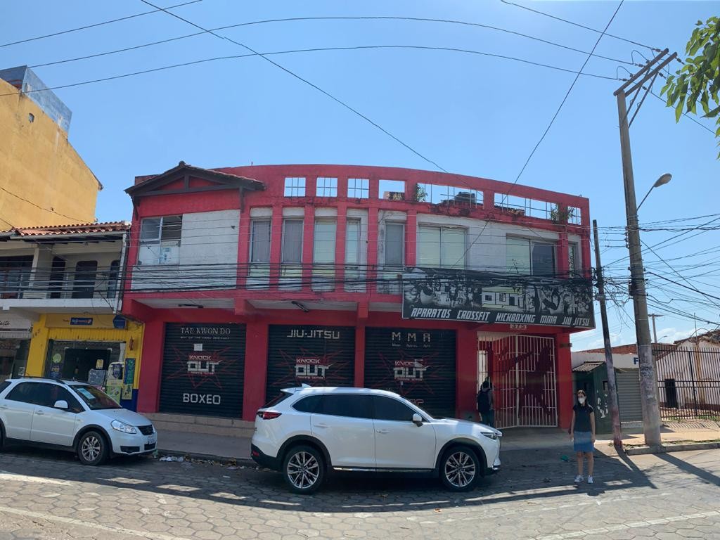 Local comercial en Centro en Santa Cruz de la Sierra  3 baños  Foto 3