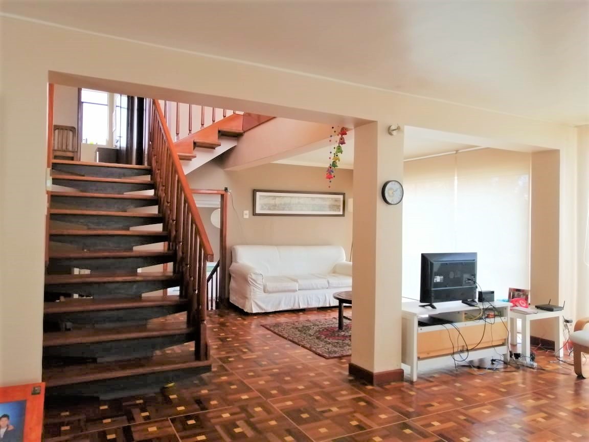 Oficina en Calacoto en La Paz 4 dormitorios 3 baños 5 parqueos Foto 7