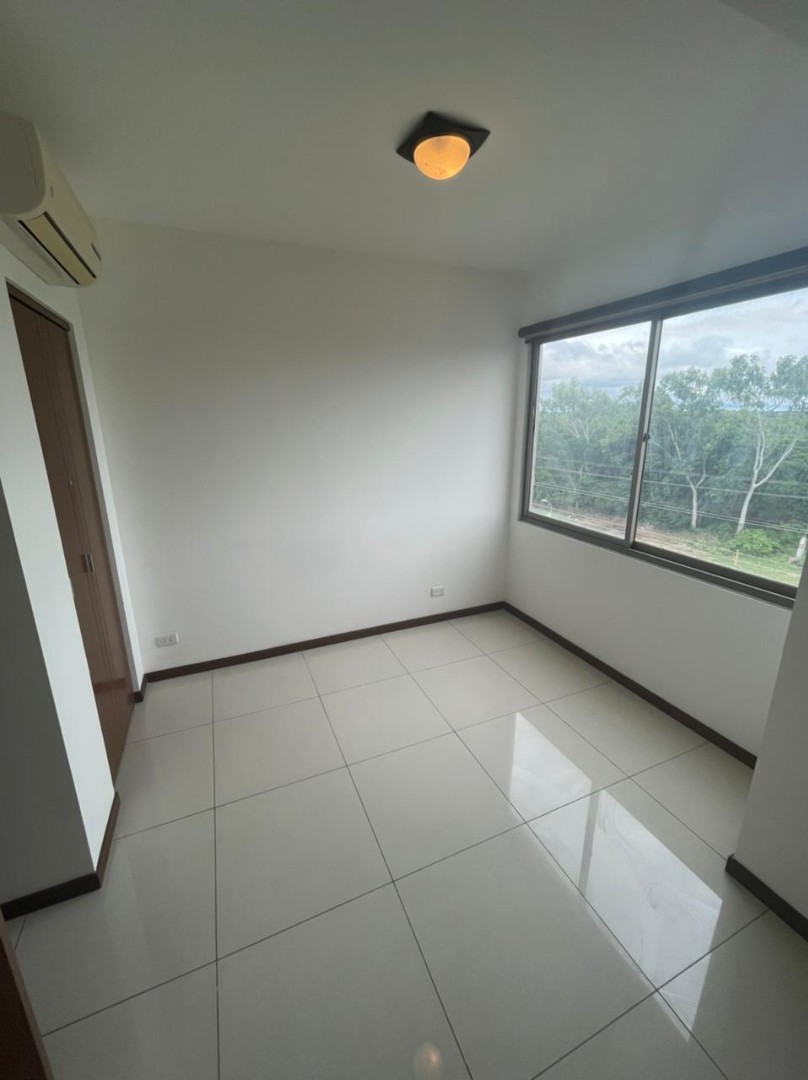 Departamento en Sirari en Santa Cruz de la Sierra 3 dormitorios 2 baños 1 parqueos Foto 7