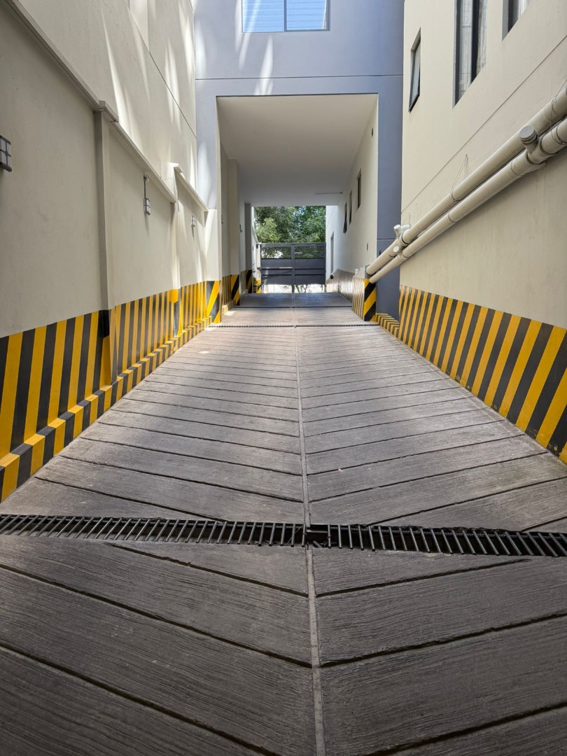 Parqueo en VentaEdificio Priscila II, AV Aniceto Arce,     Foto 3