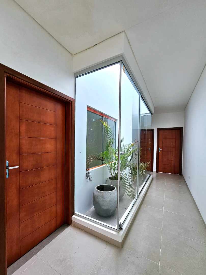 Casa en VentaZona sur
El Triunfo 9no anillo
 3 dormitorios 2 baños 2 parqueos Foto 11