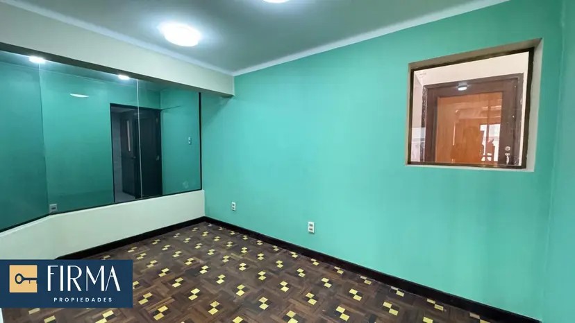 Casa en Achumani en La Paz 4 dormitorios 6 baños 3 parqueos Foto 3