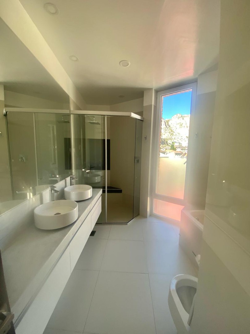 Departamento en AlquilerHermoso PH con Terraza Propia en Alquiler
La Florida Foto 6