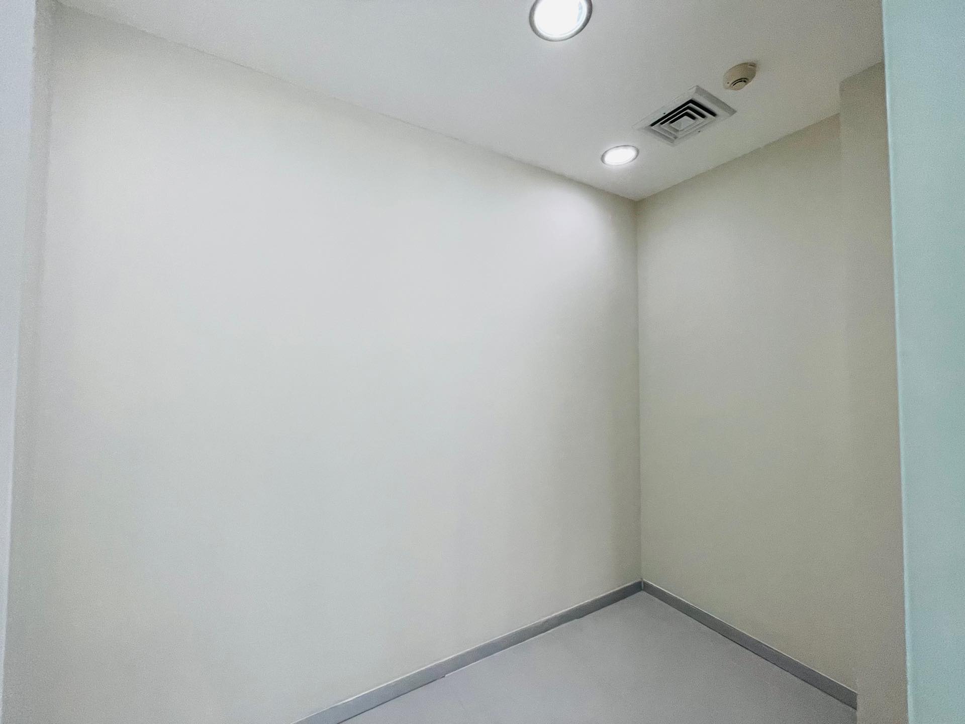 Oficina en AlquilerEdificio Torre Duo, Equipetrol 4to anillo  Foto 10