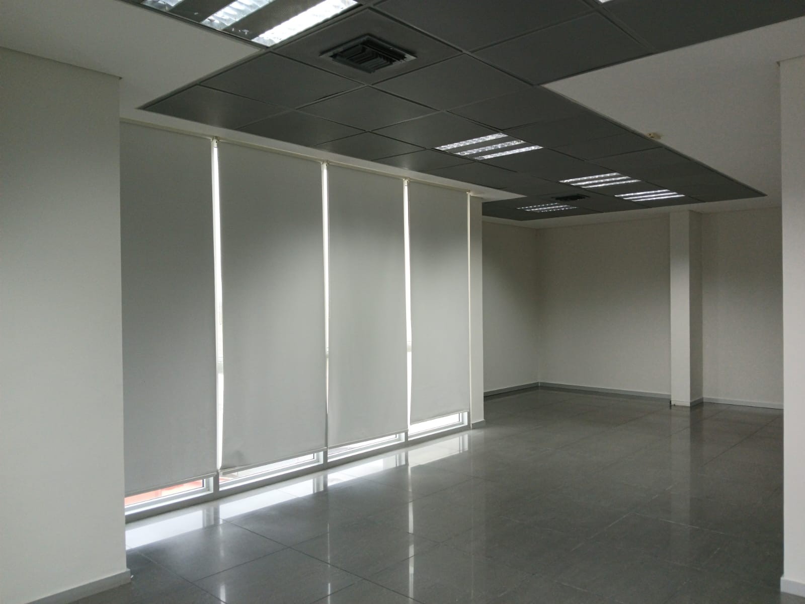 Oficina en AlquilerTorre Duo - Equipetrol 4 dormitorios 1 baños  Foto 6