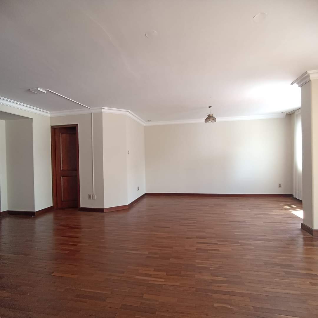 Departamento en Obrajes en La Paz 3 dormitorios 4 baños 1 parqueos Foto 18