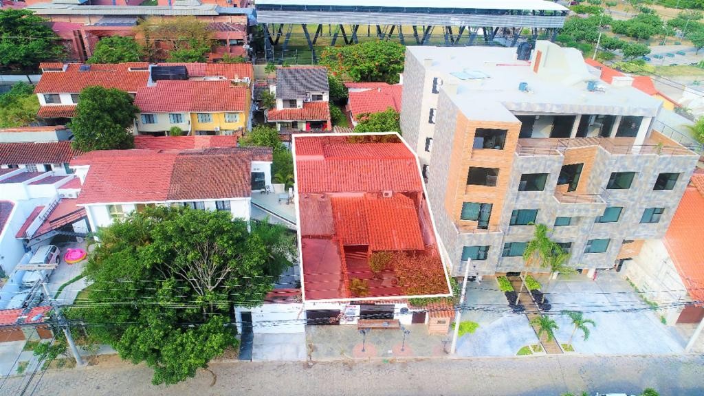 Casa en Sirari en Santa Cruz de la Sierra 5 dormitorios 4 baños 1 parqueos Foto 1