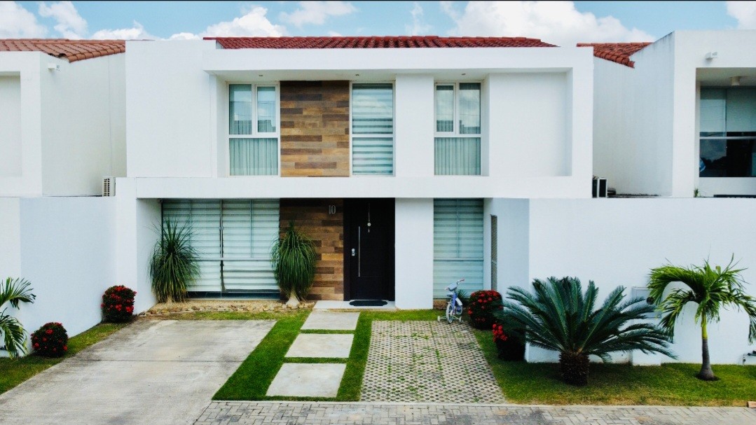 Casa en VentaCOND. VILLA FATIMA, AV. CANAL PEDRO VELEZ ENTRE 4TO Y 5TO ANILLO 4 dormitorios 3 baños 2 parqueos Foto 1