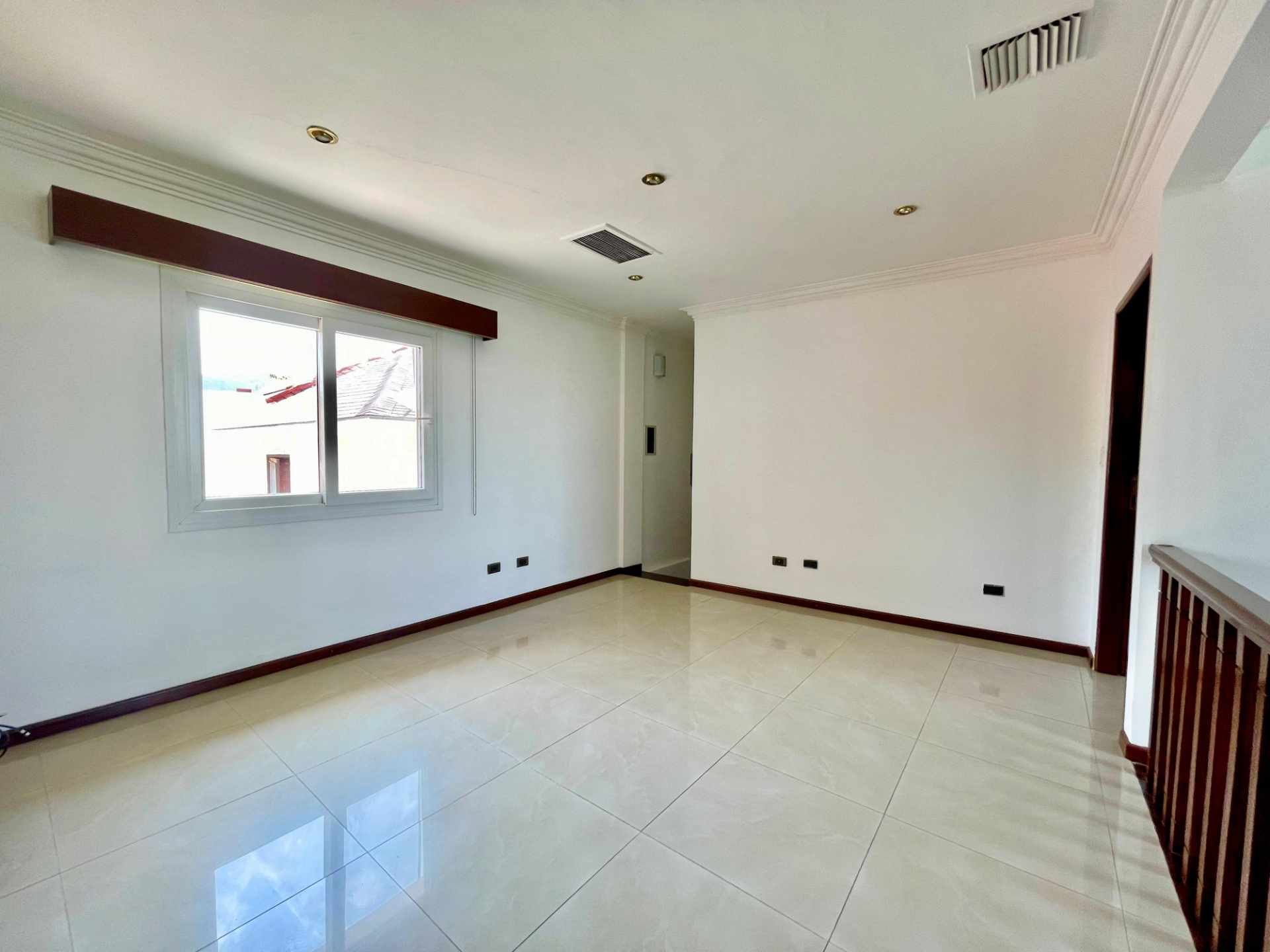 En Venta a $us 460,000 Foto 6