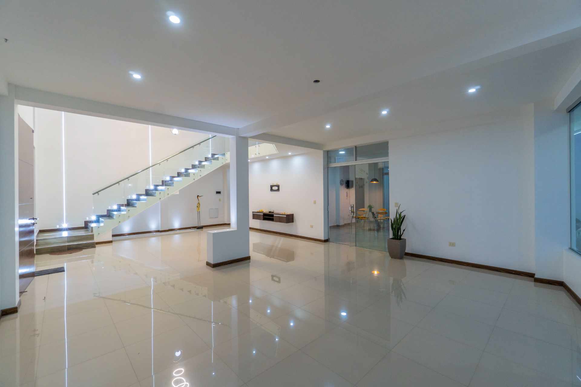 Casa Calle Begonia entre Av. Pando y Trinitaria Foto 40