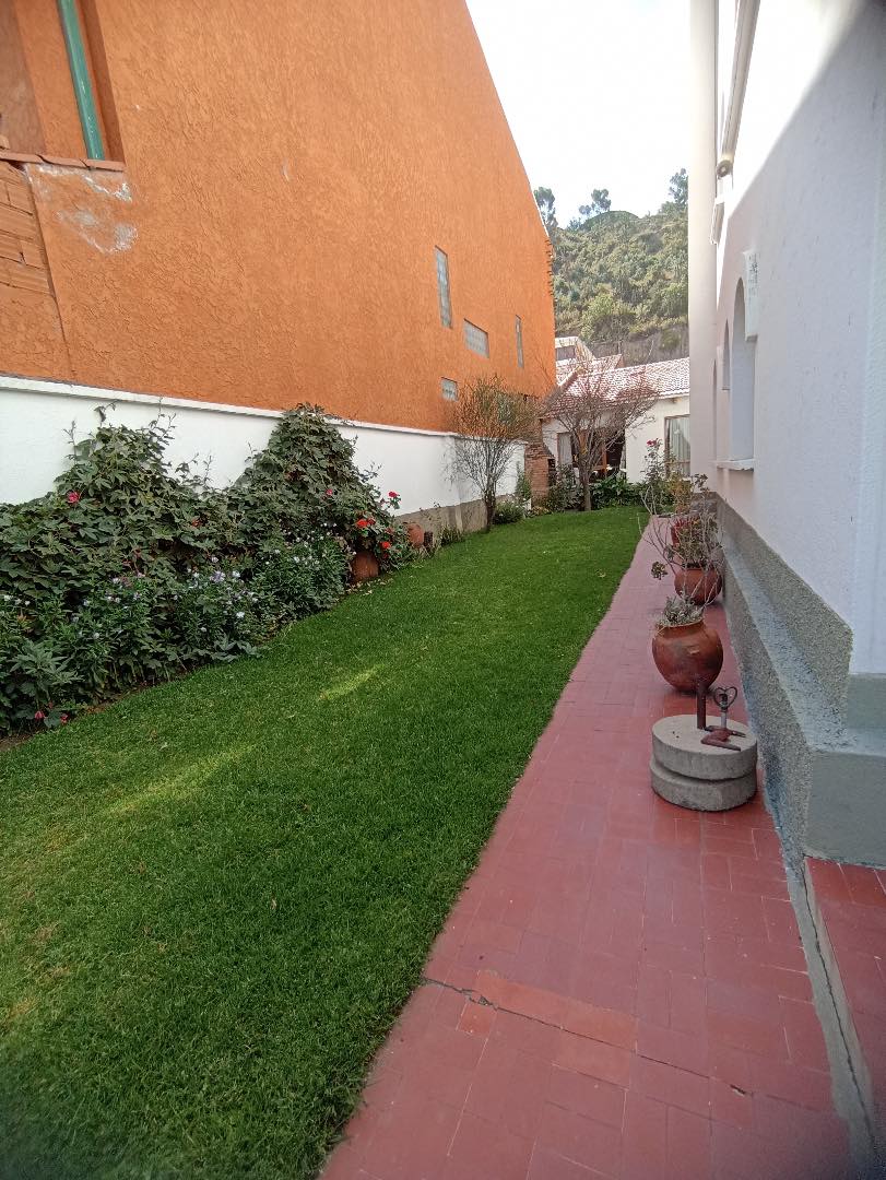 Departamento en VentaCASA EN VENTA / IRPAVI 7 dormitorios 5 baños 5 parqueos Foto 27