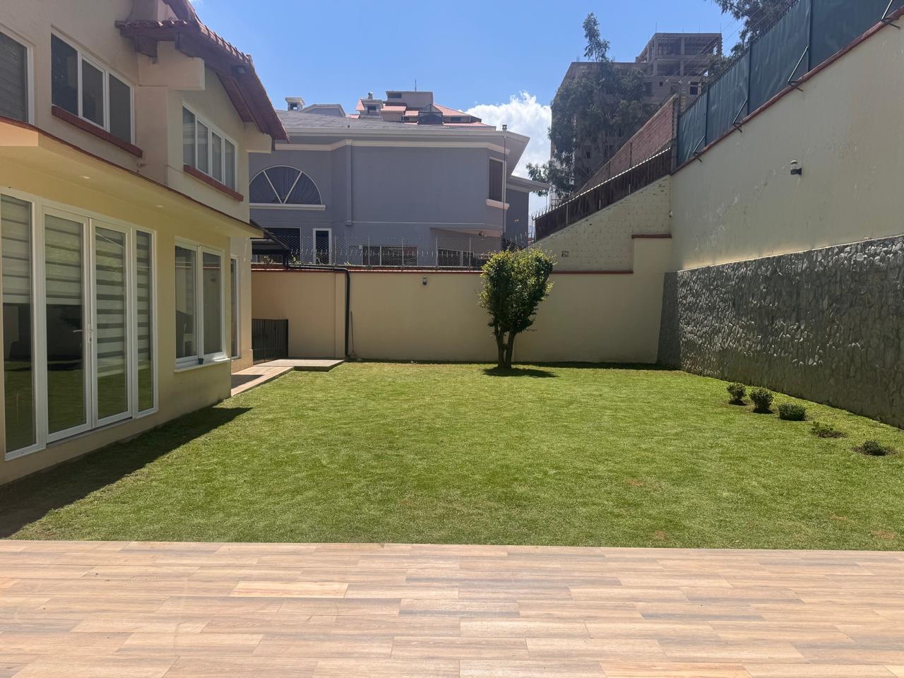 Casa en Irpavi en La Paz 5 dormitorios 5 baños 4 parqueos Foto 37